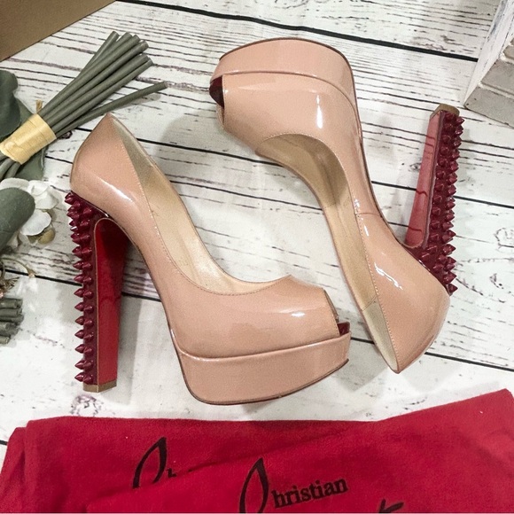 CHRISTIAN LOUBOUTIN TACLOU spike patent leather PUMPS NEW - Picture 3 of 9